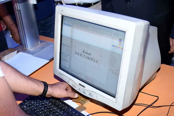 Yanlış, KK'nın adı oldu-2