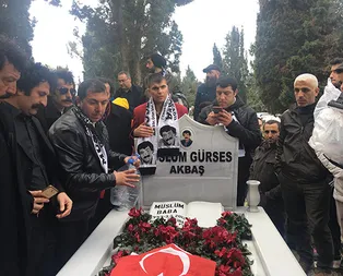 Müslüm Gürses kabri başında anıldı