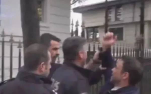 okan-karacan-ve-eski-esi-zeynep-kadioglu-arasinda-bitmeyen-gerilim-can-guvenligim-yok-1681757909042.jpeg Okan Karacan ve eski eşi Zeynep Kadıoğlu arasında bitmeyen gerilim: "Can güvenliğim yok"-5