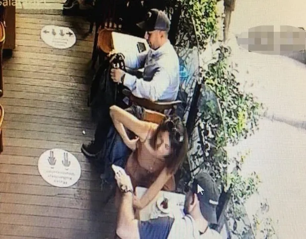 İstanbul Beyoğlu’nda bulunan restorandaki hırsızlık anbean kameralara yansıdı!-1