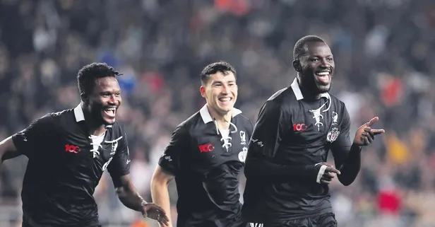 Yaralı Beşiktaş, Hatayspor'u genç yıldızı Semih Kılıçsoy ve Omar Colley'in golleriyle devirdi