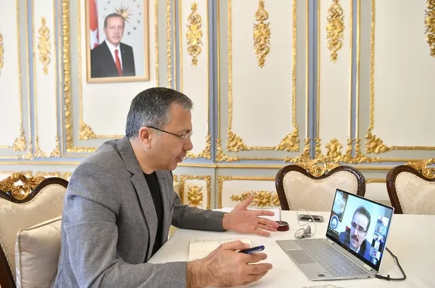 İstanbul Valisi Ali Yerlikaya 39 ilçe kaymakamı ile video konferansla görüştü