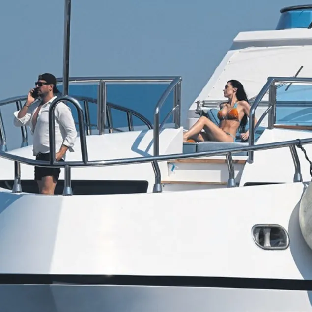 Burcu sezona ‘merhaba’ dedi