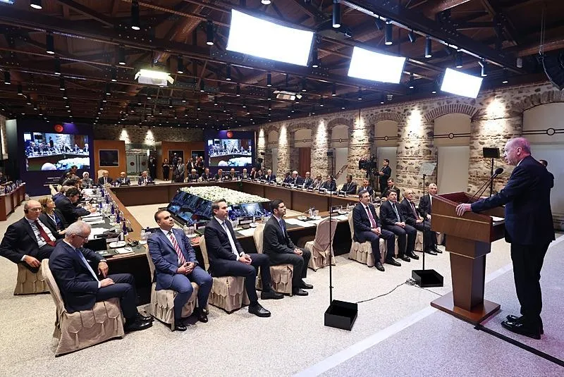 Dolmabahçe'de yatırım zirvesi! Başkan Erdoğan'dan yatırımcıya güven muhalefete ayar: Erken seçim yok | Enflasyon kontrol altında-9