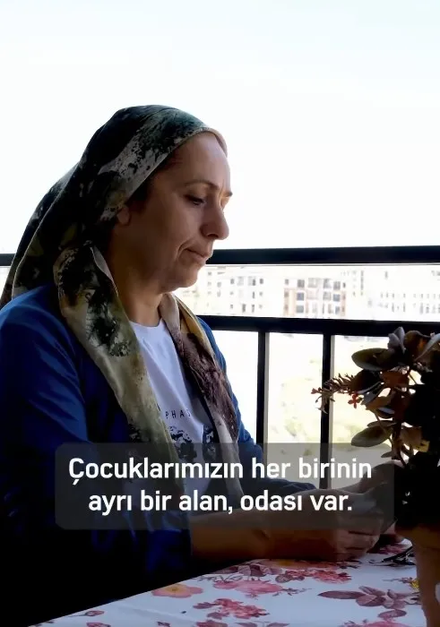 1782675363574.jpeg Hatay Arsuz TOKİ deprem konutları hak sahiplerine teslim edildi: Depremzedeler yeni evlerine kavuştu-4