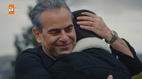 hakimde-yurek-yakan-sahne-azem-demirkanin-evlat-acisi-bu-dunyadaki-her-seyden-cok-seviyorum-seni-1649101031488.jpg Hakim’de yürek yakan sahne! Azem Demirkan'ın evlat acısı: “Bu dünyadaki her şeyden çok seviyorum seni”-6