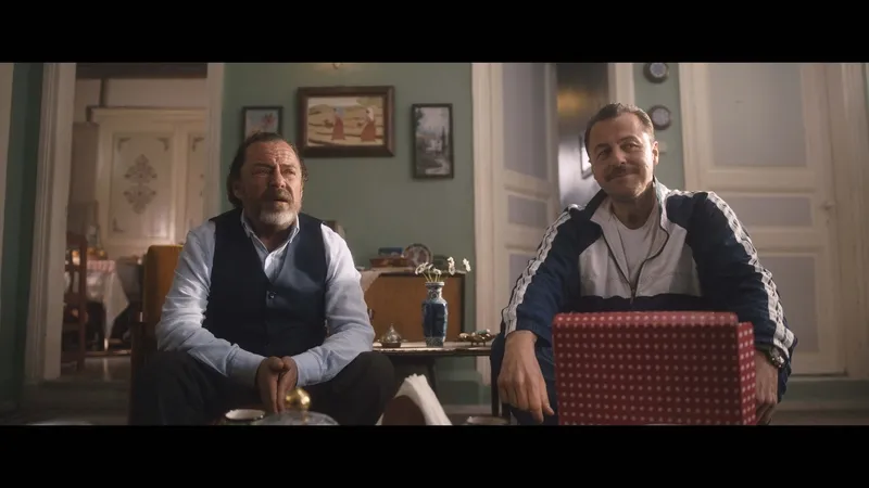 bulent-emin-yarar-ve-yetkin-dikinciler-kayip-kamyon-filmiyle-beyaz-perdede-bir-arada-1727430831499.jpg Bülent Emin Yarar ve Yetkin Dikinciler Kayıp Kamyon filmiyle beyaz perdede bir arada!-2