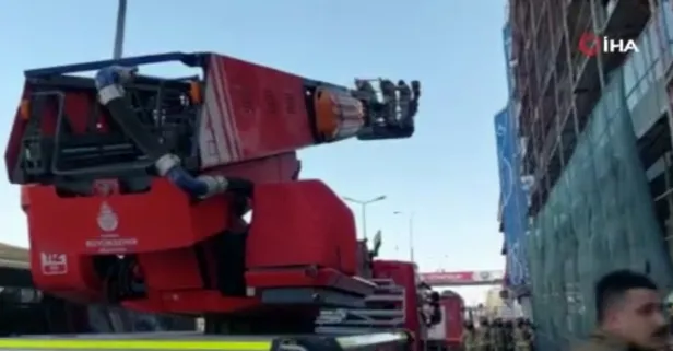 Son dakika: Avcılar'da bir inşaatın iskelesi düştü! Ekipler sevk edildi
