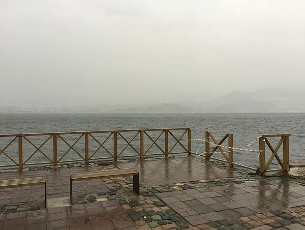 CHP'li İzmir Belediyesi'nden büyük rezalet! Üç seyir terasını 12 yıldır yıkmadılar-1