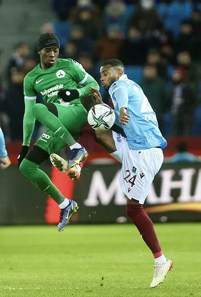 son-dakikalarda-2-penalti-atisini-degerlendiremeyen-trabzonspor-evinde-giresunspora-takildi-1-1-1642619925576.jpeg Son dakikalarda 2 penaltı atışını değerlendiremeyen Trabzonspor evinde Giresunspor'a takıldı: 1-1-11