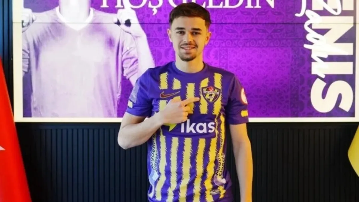 Eyüpspor'a Romen sağ bek! Denis Razvan Radu imzaladı