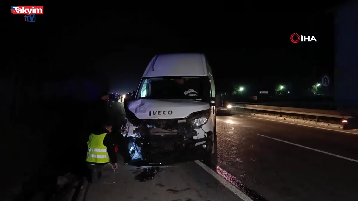 Minibüs ile otomobil çarpıştı: 1 yaralı
