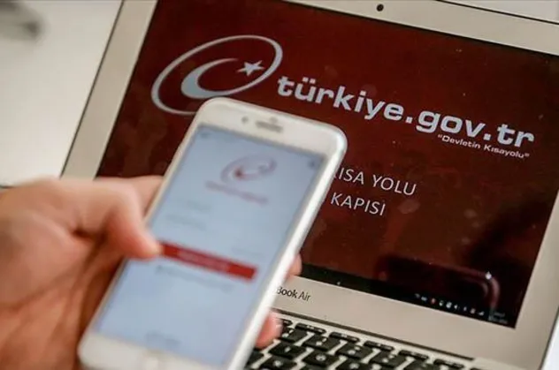 E-Devlet'te yeni uygulama: 15 yaşını tamamlamamış çocukların kimlik kartı başvuruları yapılabilecek