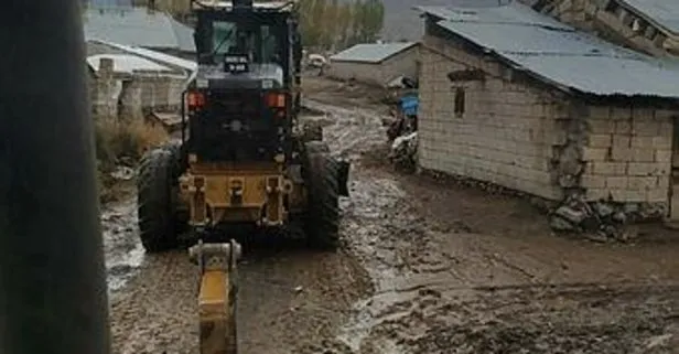 Son dakika: Van’ın Erciş ilçesinde yağmur sele neden oldu! Ev ve ahırları su bastı tarım arazileri zarar gördü