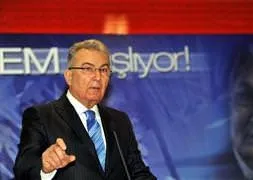 Deniz Baykal’a sürpriz ziyaret