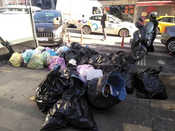 1692082081762.jpg CHP yönetimi İstanbul'u 90'lara döndürdü! İSTAÇ işçileri iş bırakıyor: Çöp dağları oluşacak-4