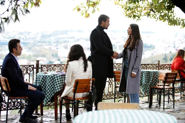 seruveni-ansizin-noktalanacak-yayin-akisini-sikintiya-soktu-rafa-kaldiriliyor-tv8den-flas-karar-ilerleyen-gunlerde-1613245707769.jpg Serüveni ansızın noktalanacak yayın akışını sıkıntıya soktu! Rafa kaldırılıyor TV8'den flaş karar ilerleyen günlerde...-11