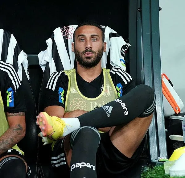 besiktasli-cenk-tosun-15-yili-askin-suredir-bitmeyen-hasreti-1665015167248.jpeg