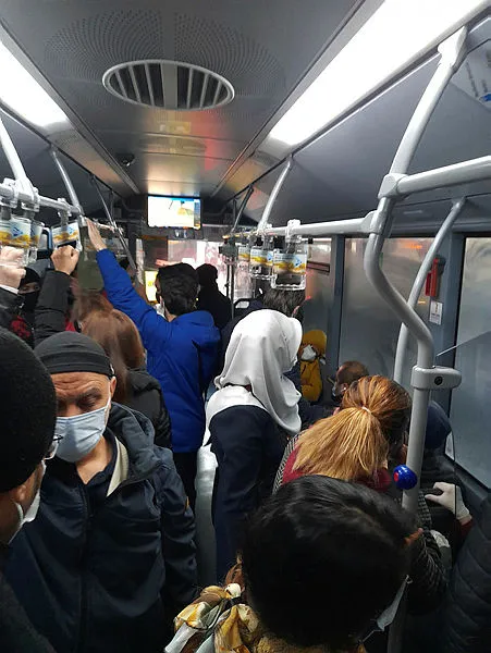 son-dakika-istanbul-valisi-ali-yerlikaya-duyurdu-vaka-orani-gecen-haftaya-gore-yuzde-40-azaldi-1608562724552.jpg Son dakika İstanbul Valisi Ali Yerlikaya duyurdu: Vaka oranı geçen haftaya göre yüzde 40 azaldı-4