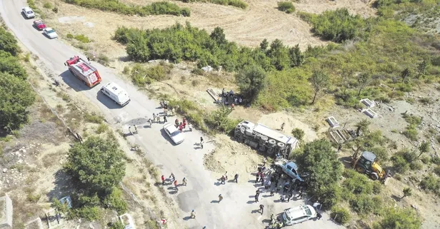 Kahramanmaraş'ta feci kaza: Kamyon cenaze namazı kılanların arasına daldı! 6 Ölü ve yaralılar var