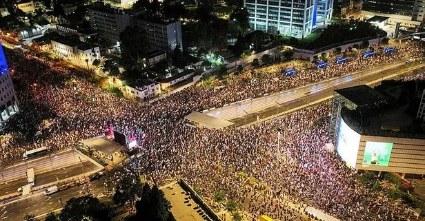 Tel Aviv ve Kudüs ayaklandı! On binlerce İsrailli, hükümetin istifa etmesi için sokaklara akın etti | Netanyahu'nun evini bastılar