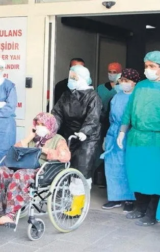 Sağlıkta Türkiye farkı! Türkiye yaşlıları el üstünde tutarken, o ülkeler ölüme terk etti