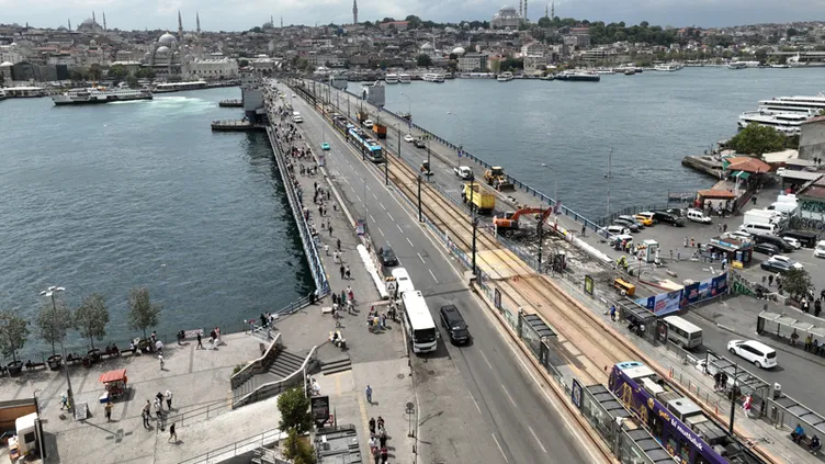 Galata Köprüsü tadilata alındı! Köprü tek yönlü trafiğe kapatıldı