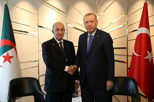 Fransız gazetesi Le Monde'den çarpıcı yazı: Türkiye Cezayir'in ilham kaynağı