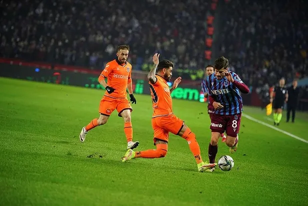 trabzonda-sessiz-gece-trabzonspor-0-0-basaksehir-mac-sonucu-ozet-1640455084756.jpeg Trabzon'da sessiz gece! (Trabzonspor 0-0 Başakşehir MAÇ SONUCU ÖZET)-2