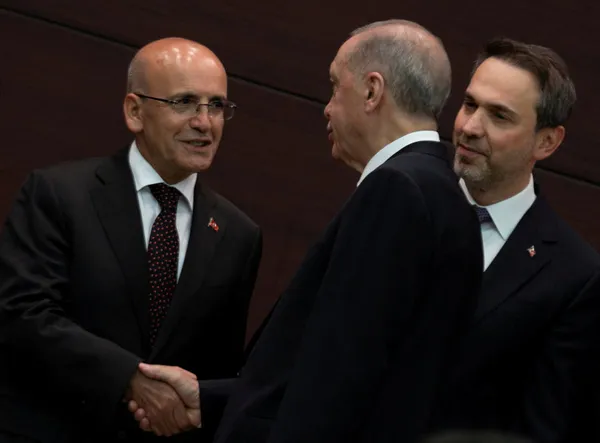 baskan-recep-tayyip-erdogandan-iki-mesaj-faiz-politikasindan-geri-adim-yok-ekonomi-ekibinin-arkasindayim-1686733419637.jpg Başkan Recep Tayyip Erdoğan'dan iki mesaj: Faiz politikasından geri adım yok, ekonomi ekibinin arkasındayım-3