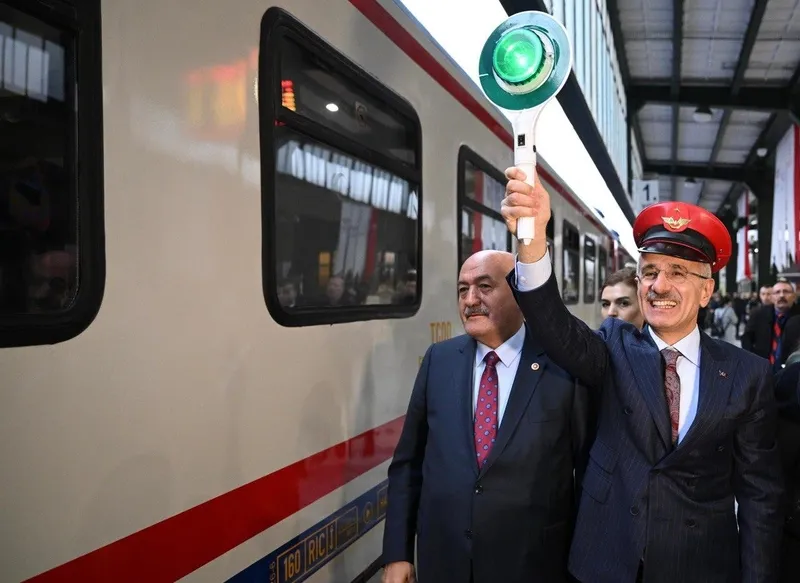 turistik-dogu-ekspresine-alternatif-geliyor-ankara-diyarbakir-ve-ankara-tatvan-arasi-bakan-uraloglu-tarih-verd-1709286230037.jpeg Turistik Doğu Ekspresi'ne alternatif geliyor! Ankara-Diyarbakır ve Ankara-Tatvan arası... Bakan Uraloğlu tarih verdi-2