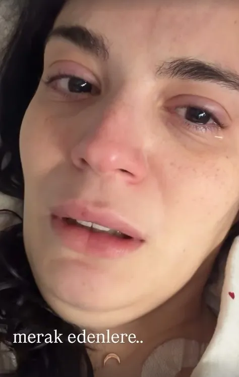 7-kez-ameliyat-olan-asli-bekiroglundan-gozyaslariyla-paylasti-1776419678910.jpg 7. kez ameliyat olan Aslı Bekiroğlu'ndan gözyaşlarıyla paylaştı: “Taburcu olacağımı sanmıştım”-4