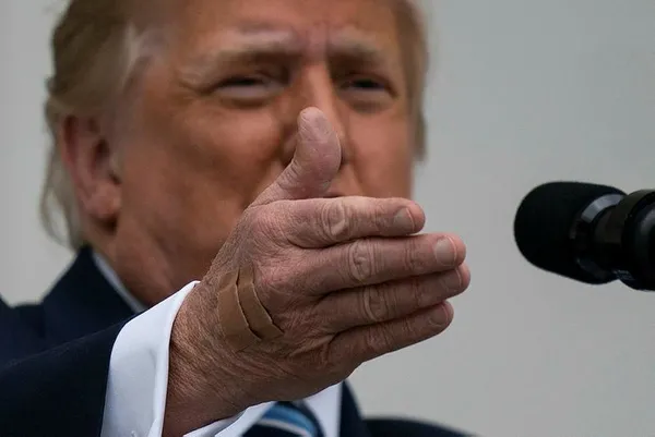 ABD Başkanı Donald Trump Beyaz Saray bahçesine yüzlerce kişiyi topladı!-1
