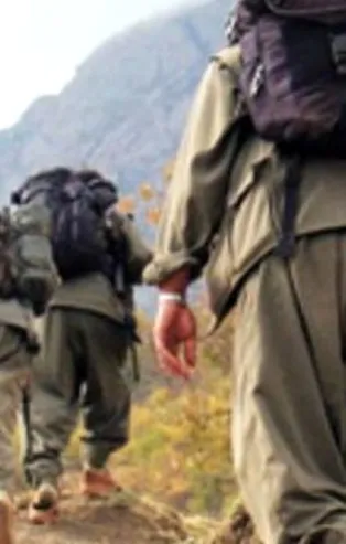 Hakkari'de PKK'lı terörist teslim oldu