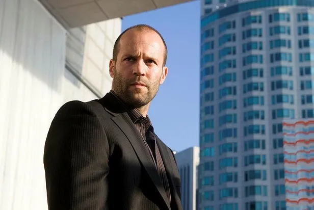 1639250435051.jpeg Başrol bu kez Antalya'nın! Jason Statham'ın oynadığı Guy Ritchie yönettiği Servet Operasyonu filminin fragmanı yayınladı-8