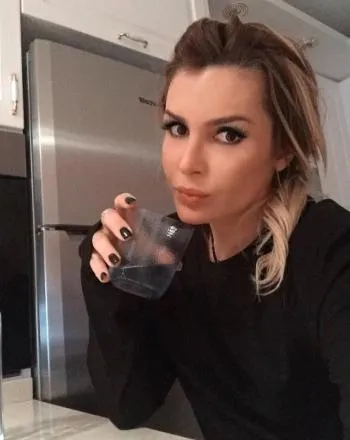 Ünlülerden Leyla Aydemir paylaşımı - 12