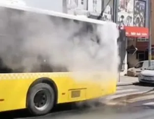 İETT otobüsü yol dumanlar içinde kaldı