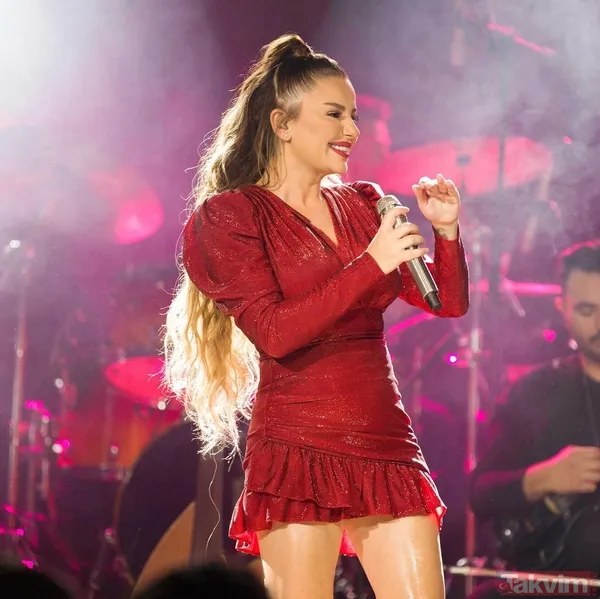 6 aylık hamile olan Merve Özbey karnı burnunda sahne aldı! Beyaz elbisesiyle hayranlarını mest etti övgülerin ardı arkası kesilmedi - 4