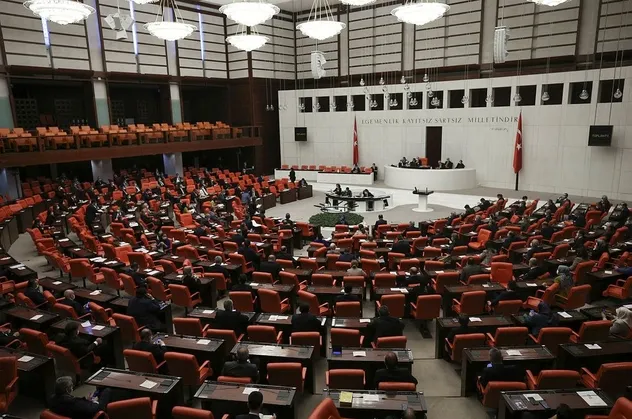 Son dakika: TBMM'de koronavirüs alarmı! Testi pozitif çıkan doktorla temas eden  213 kişi yakın takibe alındı