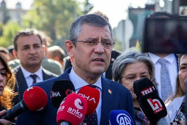 ozgur-ozelden-aksenere-beyaz-sayfa-acalim-cagrisi-kilicdaroglunu-protokolden-vurdu-iyi-parti-ve-hdpkkya-itttif-1697001650807.jpeg Özgür Özel'den Akşener'e "Beyaz sayfa açalım" çağrısı! Kılıçdaroğlu'nu protokolden vurdu: İYİ Parti ve HDPKK'ya itttifak için göz kırptı-5