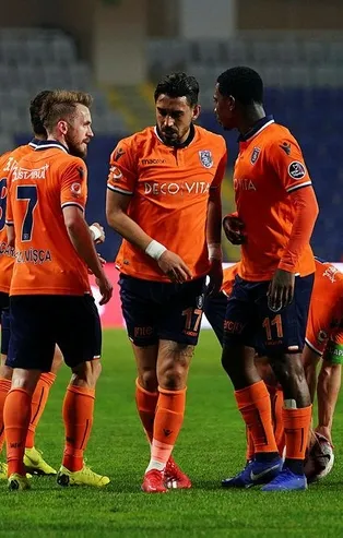 Lider hız kesmedi! (MS: M. Başakşehir 2-0 A. Konyaspor)