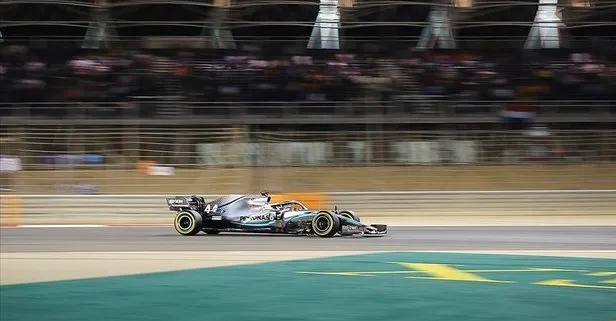 F1 Rusya Grand Prix’sinde pole pozisyonu Mercedes pilotu Lewis Hamilton’ın
