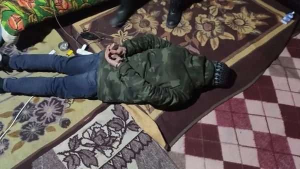 ankarada-hamam-bocegi-operasyonu-eroin-bonzai-1644665747965.jpg Ankara’da hamam böceği operasyonu! Eroin, bonzai...-4