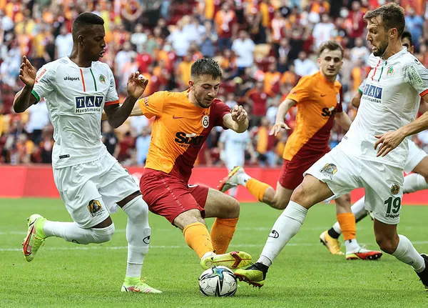 galatasarayda-sezonun-hayal-kirikligi-halil-dervisoglu-35-ayda-sadece-1-gol-1642407562286.jpg Galatasaray'da sezonun hayal kırıklığı Halil Dervişoğlu! 3.5 ayda sadece 1 gol-3