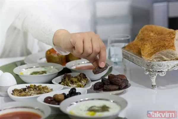 Hz. Muhammed'in İki Öğün Ve Az Yemek Yediğinin Bilindiğini Belirten Karatay, "Bu (Günde İki Öğün Yemek), Vücudun Bir Süre Dinlenmesine, Rahatlamasına, Kendini...