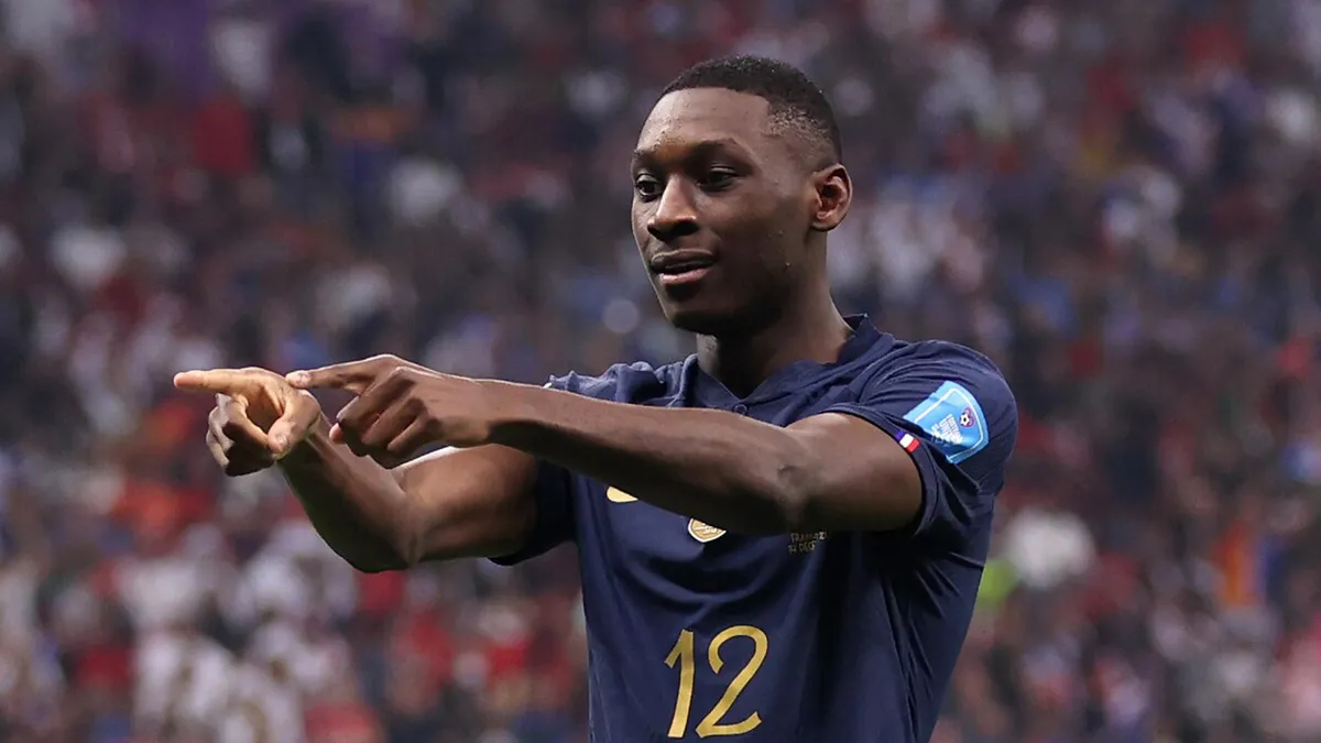 Randal Kolo Muani resmen Juventus'a transfer oldu