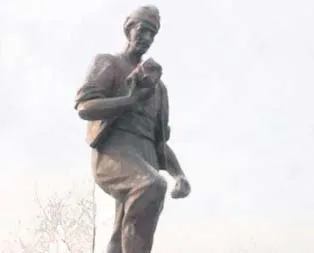 Kazmasını çaldılar