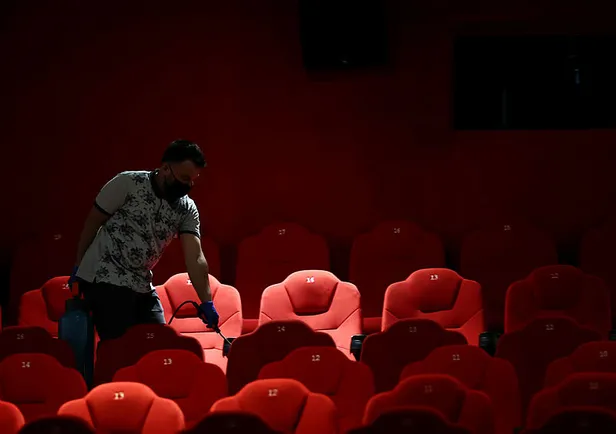 sinema-salonlari-ne-zaman-acilacak-1-temmuz-istanbulda-sinemalar-acildi-mi-bugun-sinema-salonlari-acik-mi-1625143007714.jpg Sinema salonları ne zaman açılacak? 1 Temmuz İstanbul'da sinemalar açıldı mı? Bugün sinema salonları açık mı?-2