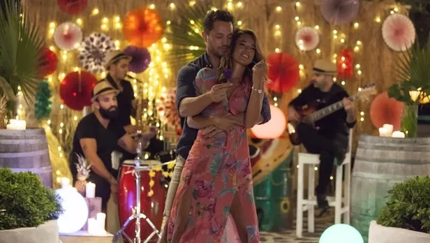 Öldür Beni Sevgilim film konusu nedir? Öldür Beni Sevgilim oyuncuları kimler? Ne zaman, nerede, hangi otelde çekildi?-4
