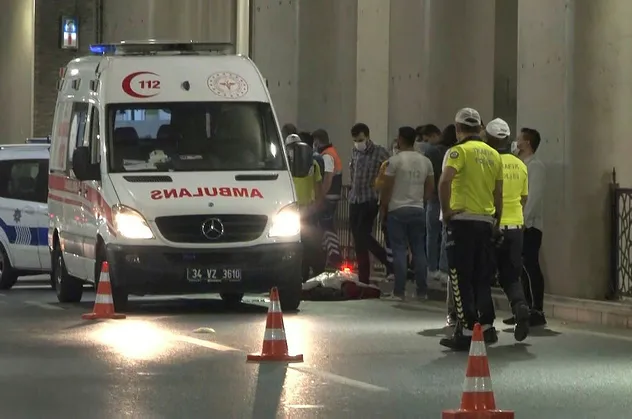 Beyoğlu'nda korkunç kaza! Feci şekilde can verdi